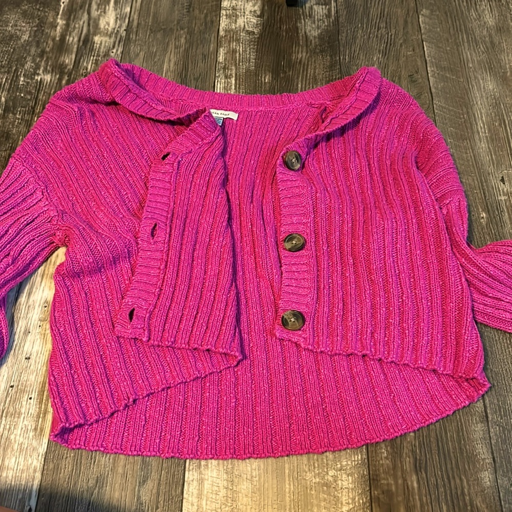 cutest American Eagle button up! Very comfy and warm for the fall. Worn once. 🩷